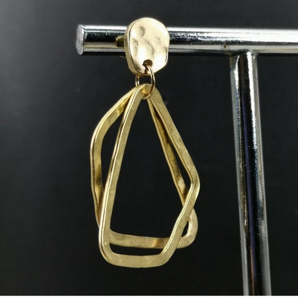 Fashion Earrings💋 - Picture 2 of 3